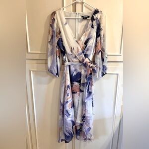 Beautiful versatile dress to style for any occasion. DKNY Size 10